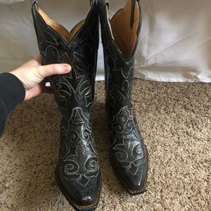 Women’s black cowboy boots